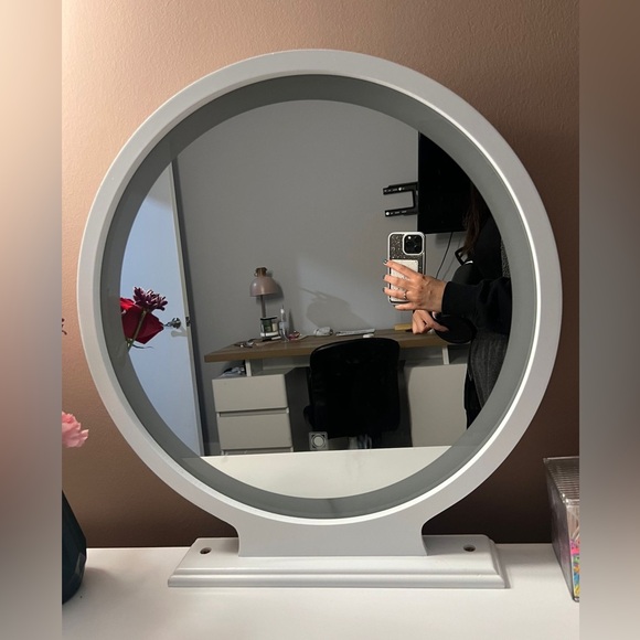 Makeup Mirror - Picture 1 of 4